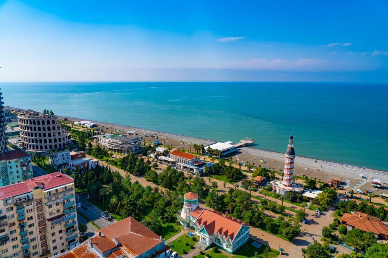 Seaside Resort In New Orbi Twins Batumi Esterno foto