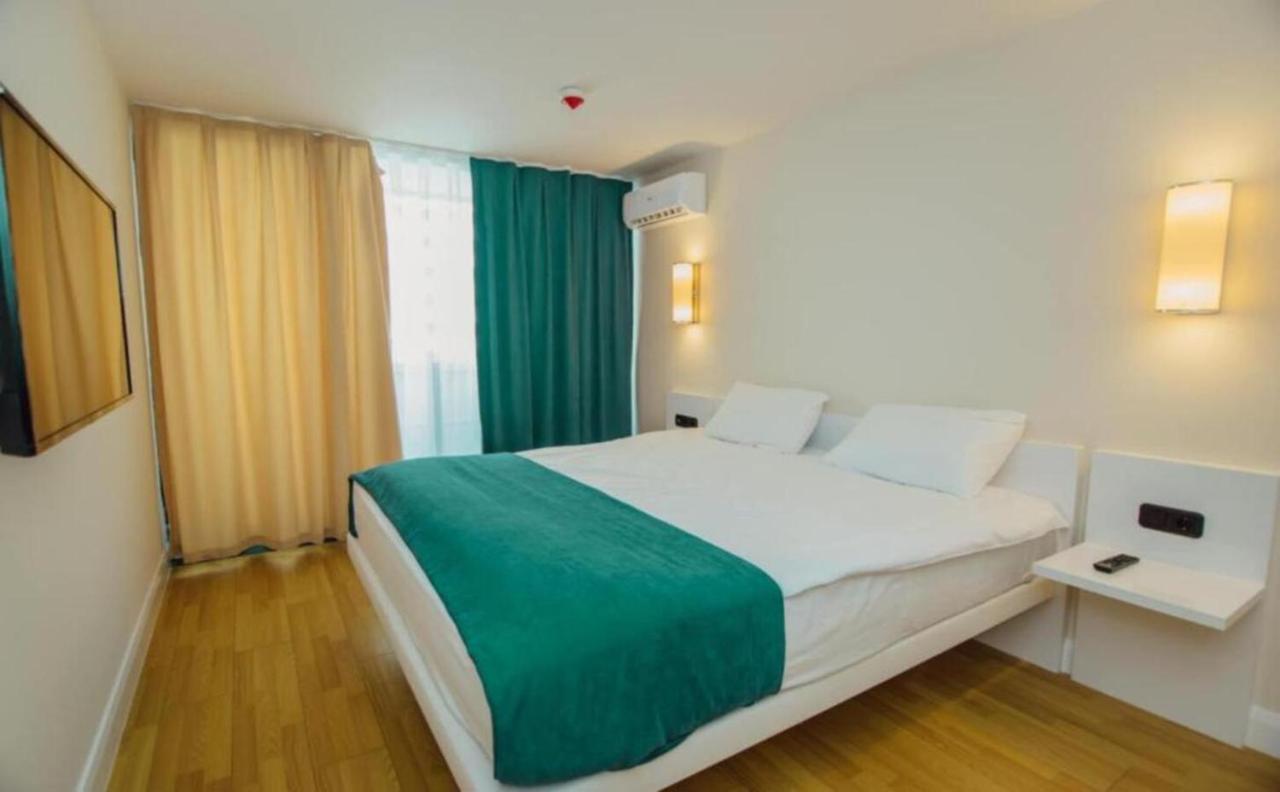Seaside Resort In New Orbi Twins Batumi Esterno foto