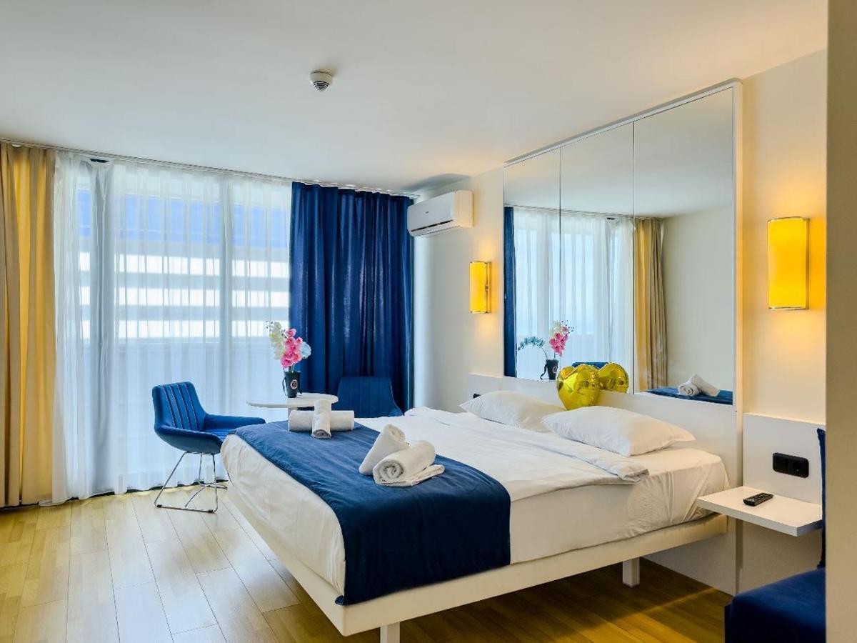 Seaside Resort In New Orbi Twins Batumi Esterno foto